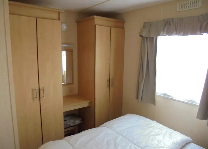 Sealands : Maple:- 6 Berth, Access To The Beach