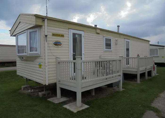 Sealands : Maple:- 6 Berth, Access To The Beach