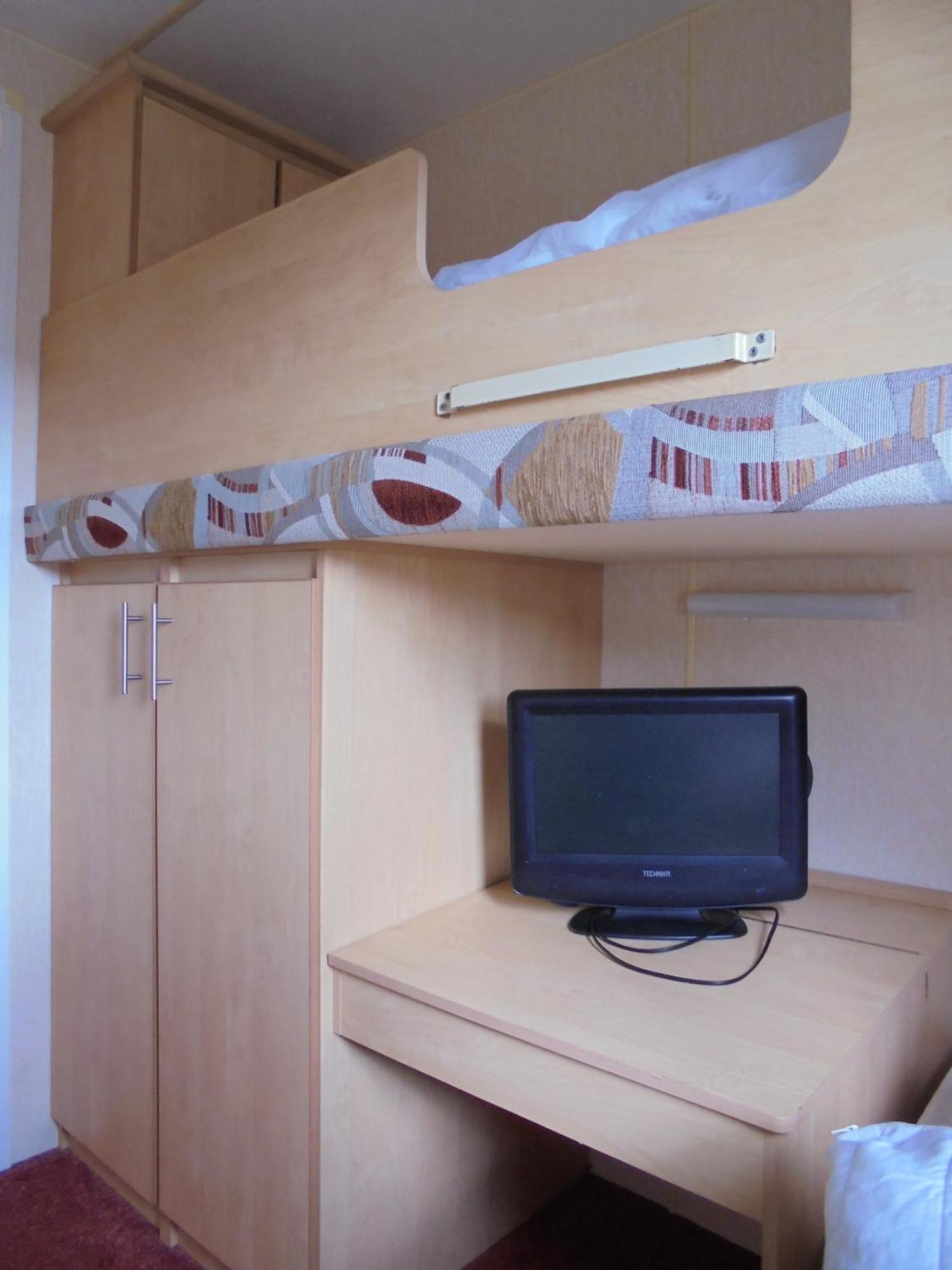 Sealands : Maple:- 6 Berth, Access To The